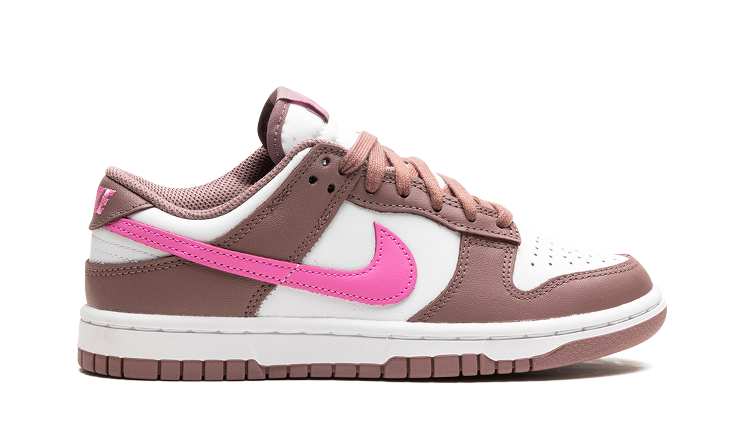 DUNK LOW WMNS "Smokey Mauve"