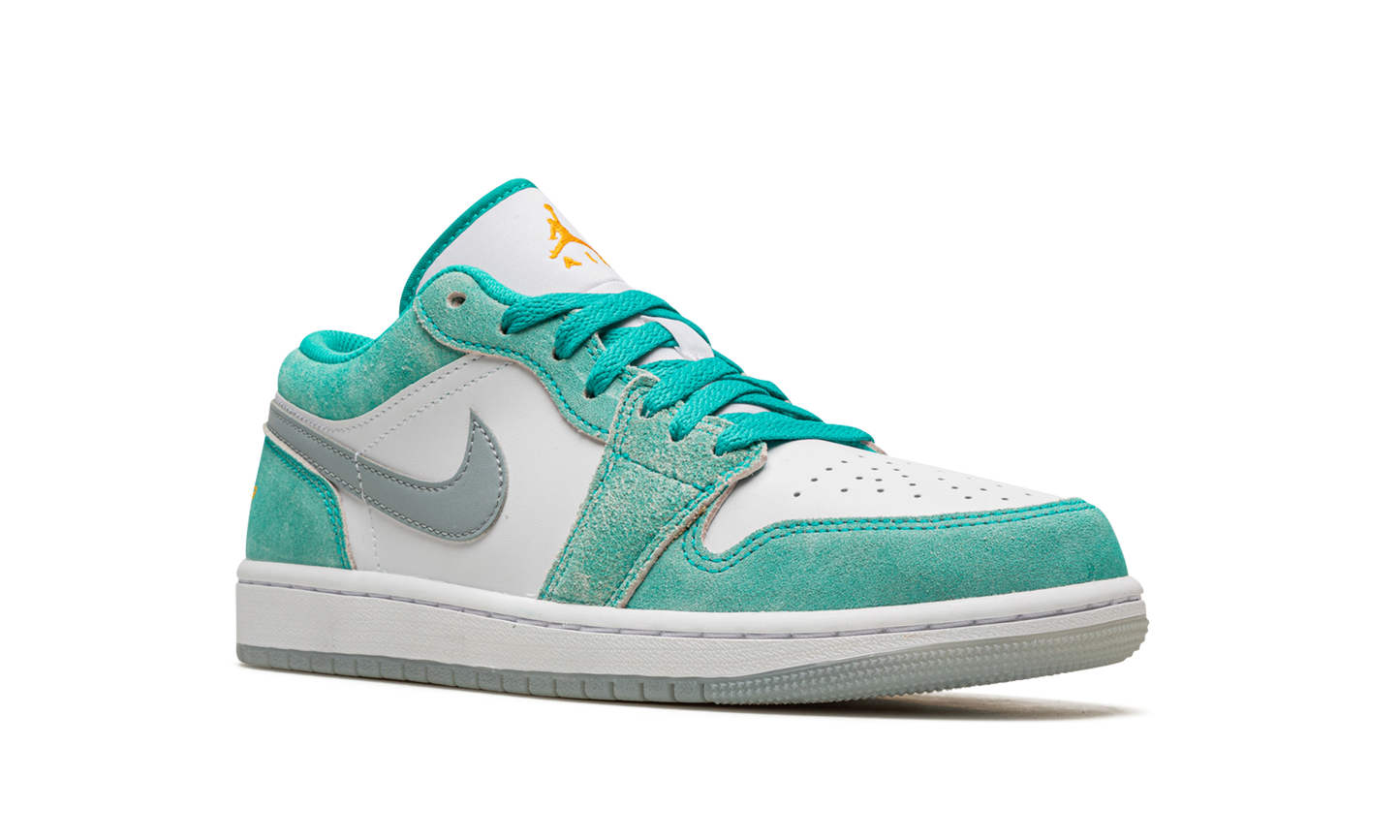 Air Jordan 1 Low SE "New Emerald"