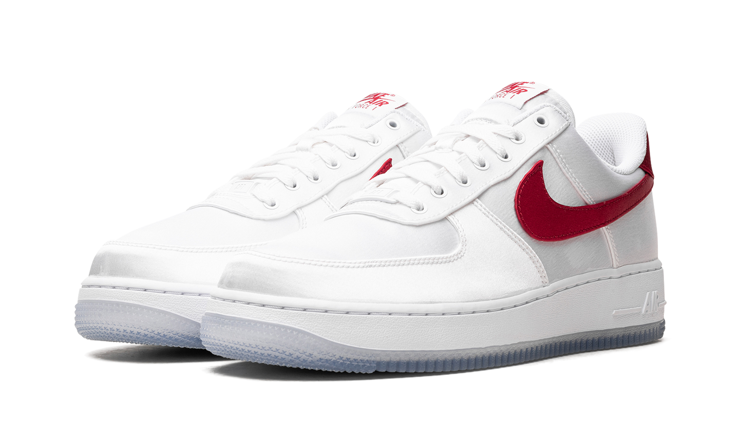 AIR FORCE 1 LO '07 WMNS "Satin White Varsity Red"