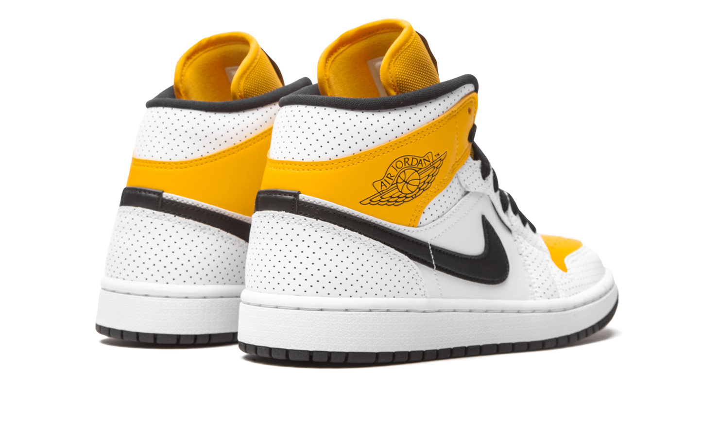 AIR JORDAN 1 MID WMNS "Perforated"