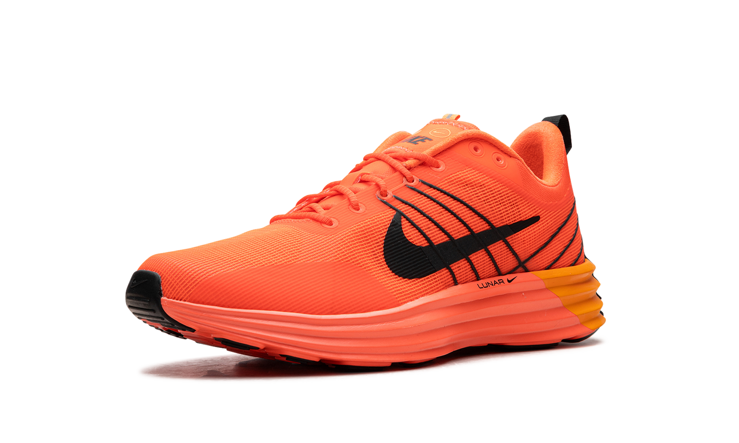 Lunar Roam "Hyper Crimson"