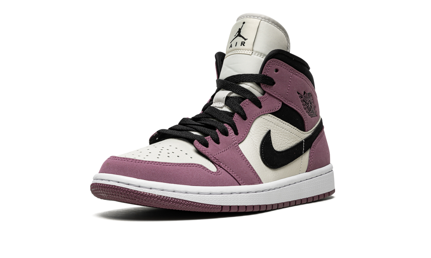 AIR JORDAN 1 MID SE WMNS "Berry Pink"