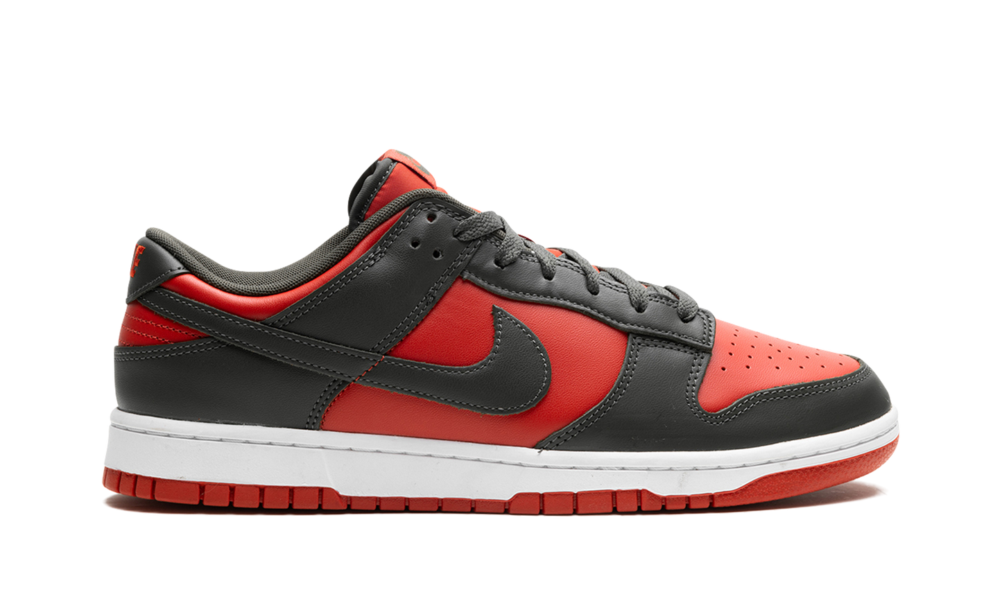 Dunk Low "Mystic Red"