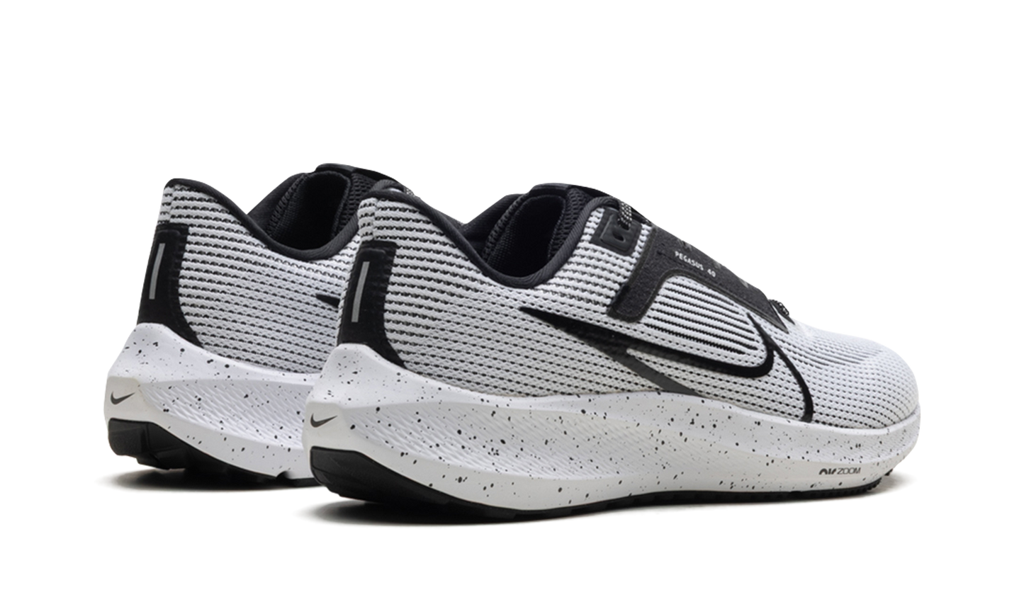 Air Zoom Pegasus 40 WMNS "White Black"