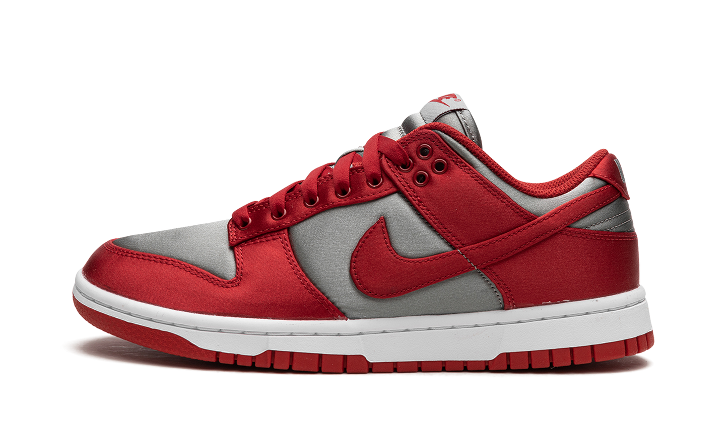 DUNK LOW WMNS "UNLV Satin"