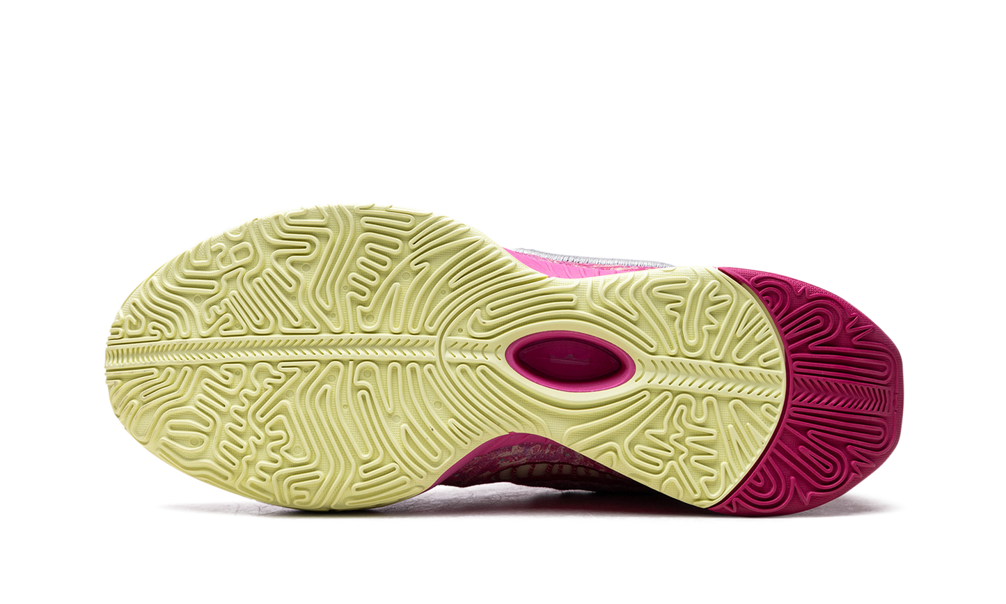 LeBron 21 "The World Is Your Oyster"