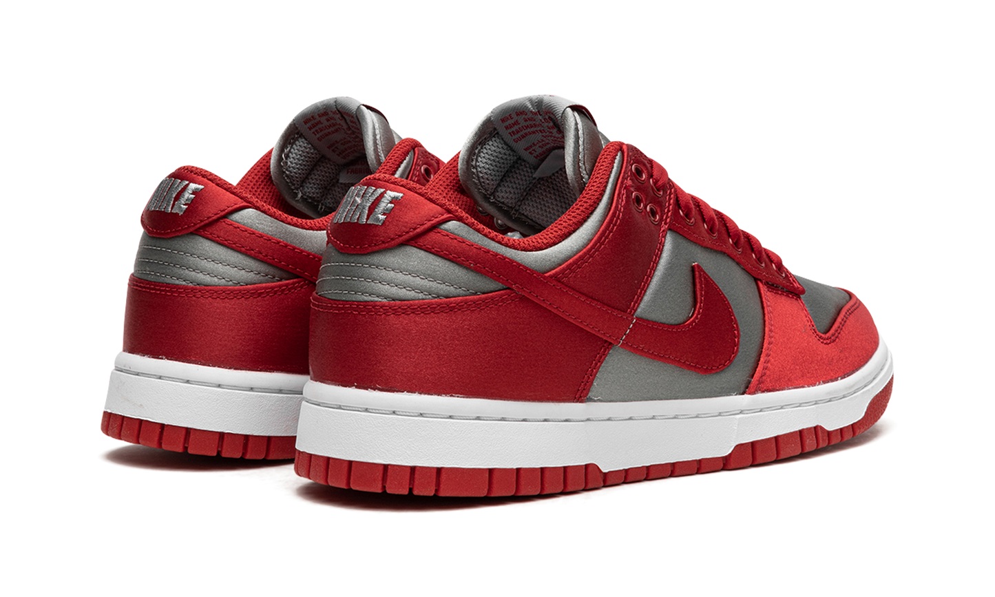 DUNK LOW WMNS "UNLV Satin"