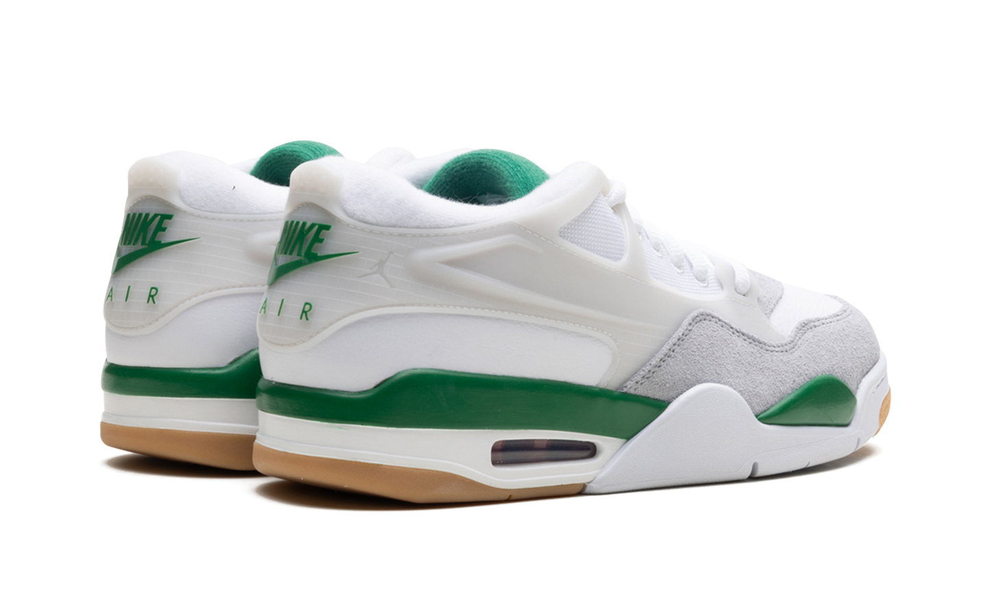 Air Jordan 4 RM "Pine Green"