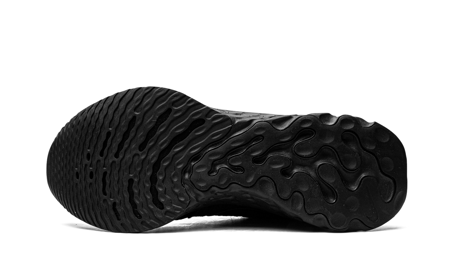 React Infinity Run Flyknit 3 "Triple Black"