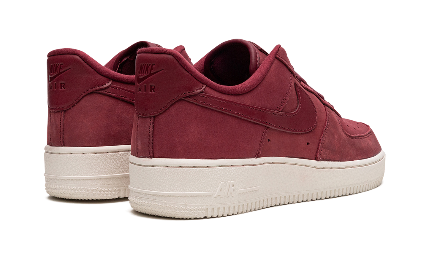AIR FORCE 1 LO MNS WMNS "Team Red"