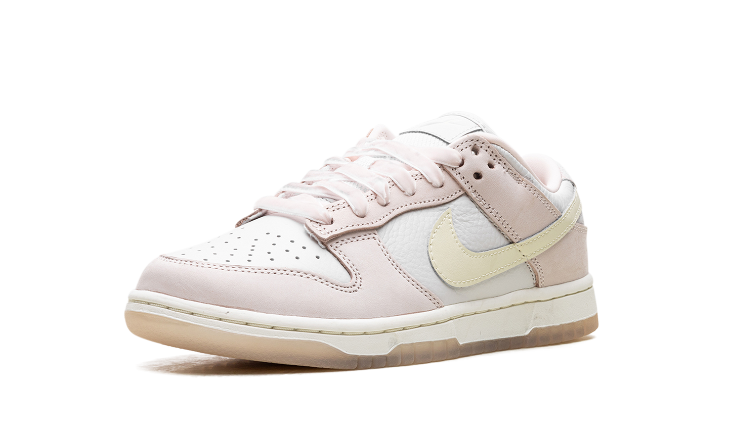 Dunk Low WMNS "Light Soft Pink"