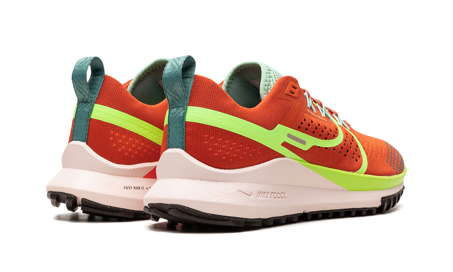 NIKE PEGASUS TRAIL 4 WMNS "Mantra Orange"