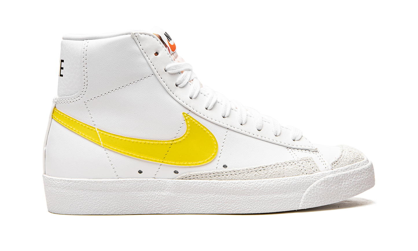 BLAZER MID 77 ESSENTIAL WMNS "Translucent Yellow Swoosh"