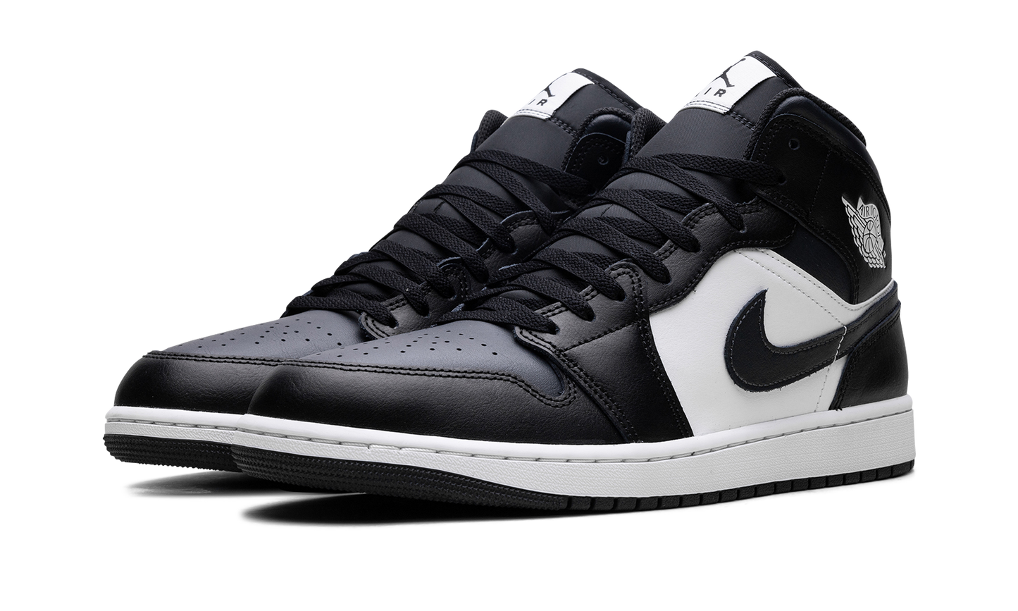 Jordan 1 Mid "Off Noir Toe"