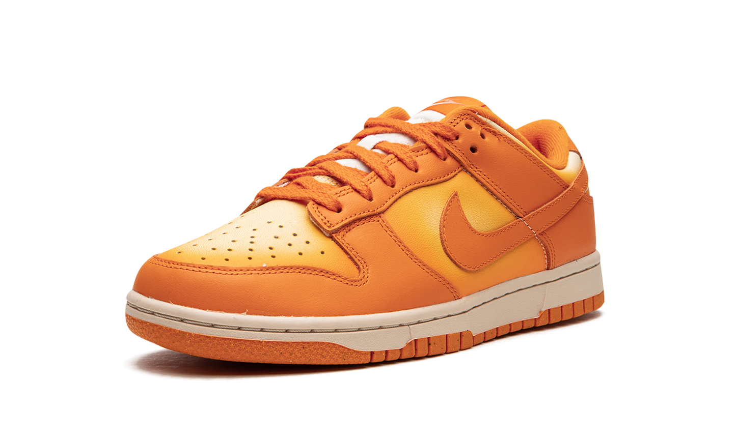 DUNK LO MNS WMNS "Magma Orange"