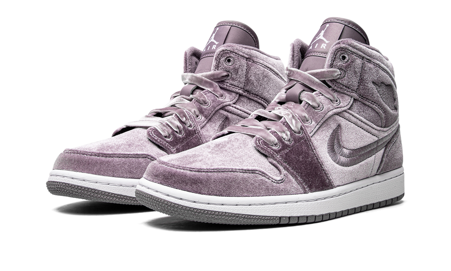 AIR JORDAN 1 MID SE WMNS "Purple Velvet"