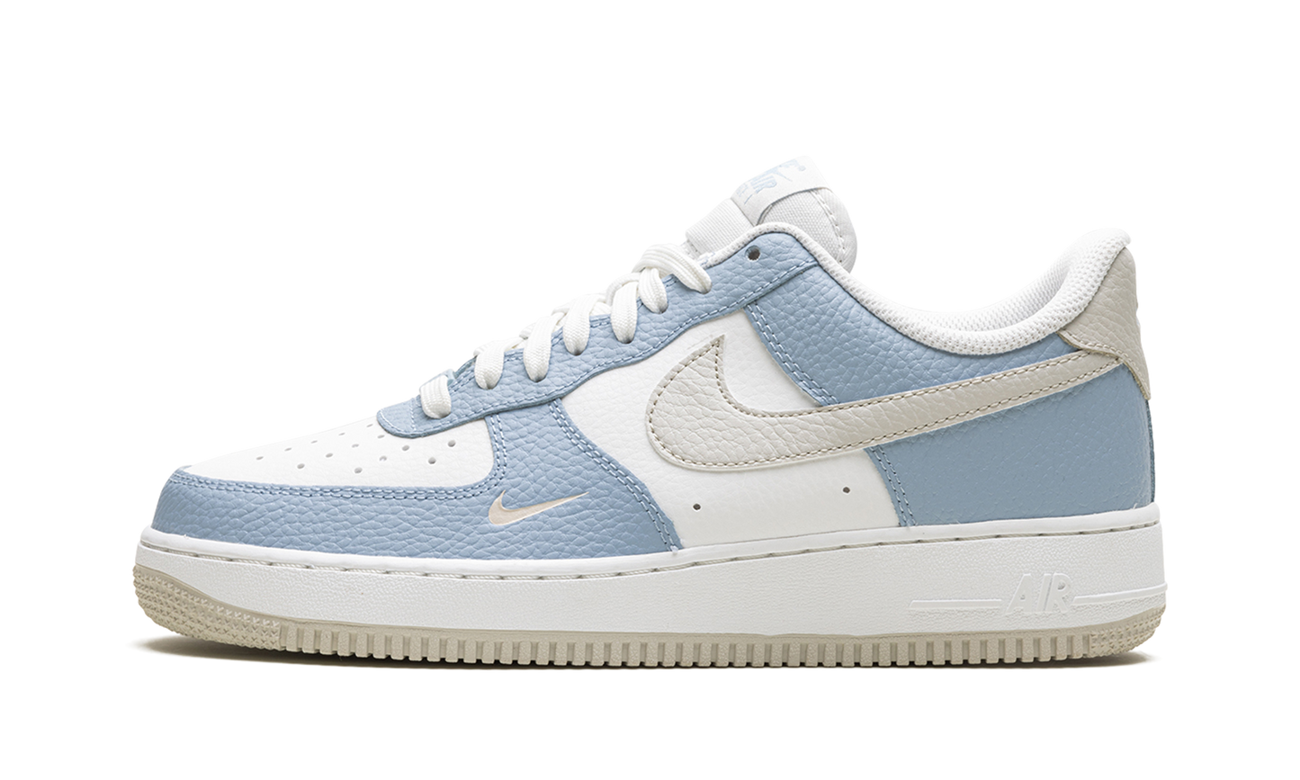 Air Force '07 WMNS "Baby Blue"