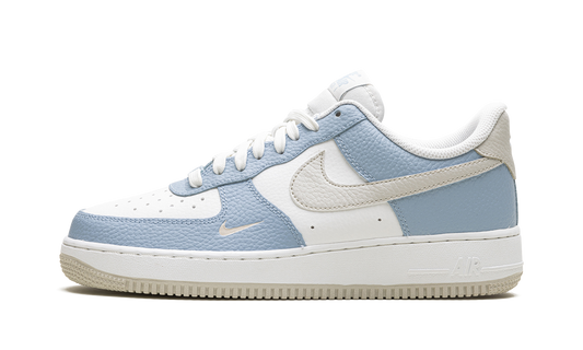 Air Force '07 WMNS "Baby Blue"