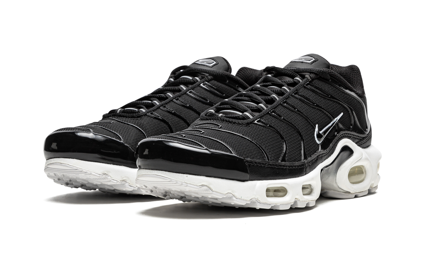 AIR MAX PLUS MNS WMNS "Black / White"