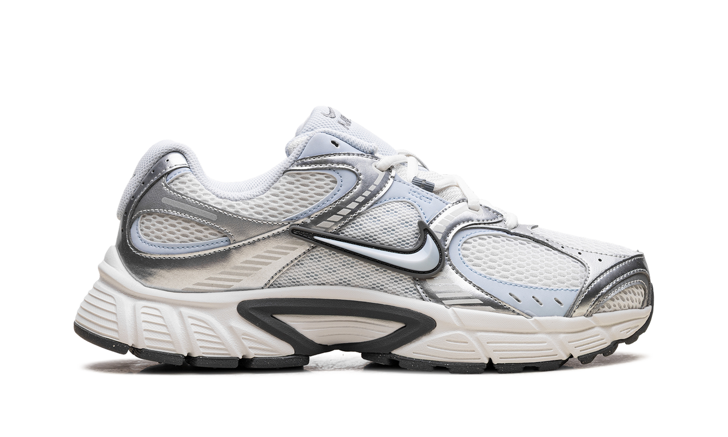 V5 RNR WMNS "Summit White Blue Tint Photon Dust Smoke Grey"