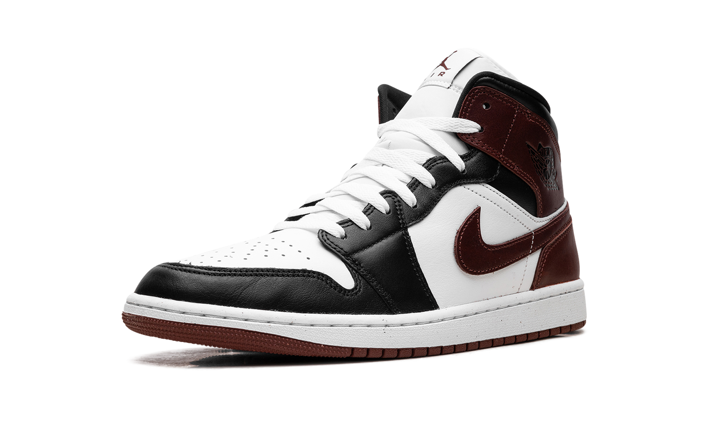 Jordan 1 Mid SE "Dark Pony"