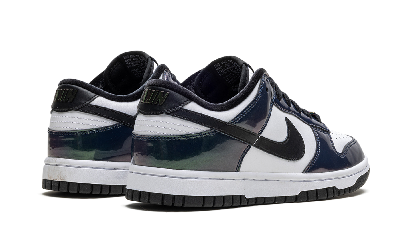 Dunk Low SE WMNS "Just Do It Iridescent"