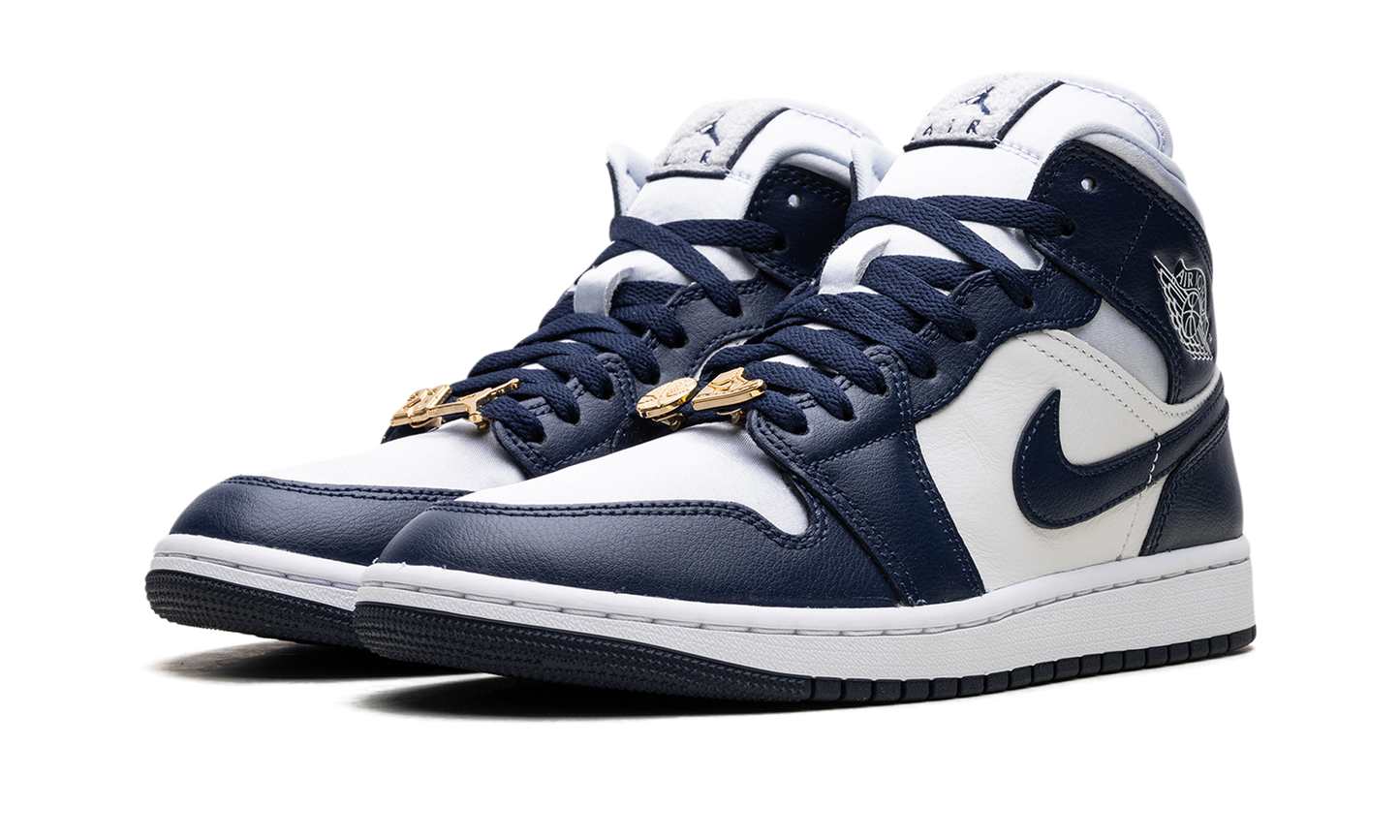 Jordan 1 Mid WMNS "Football Grey White Midnight Navy"