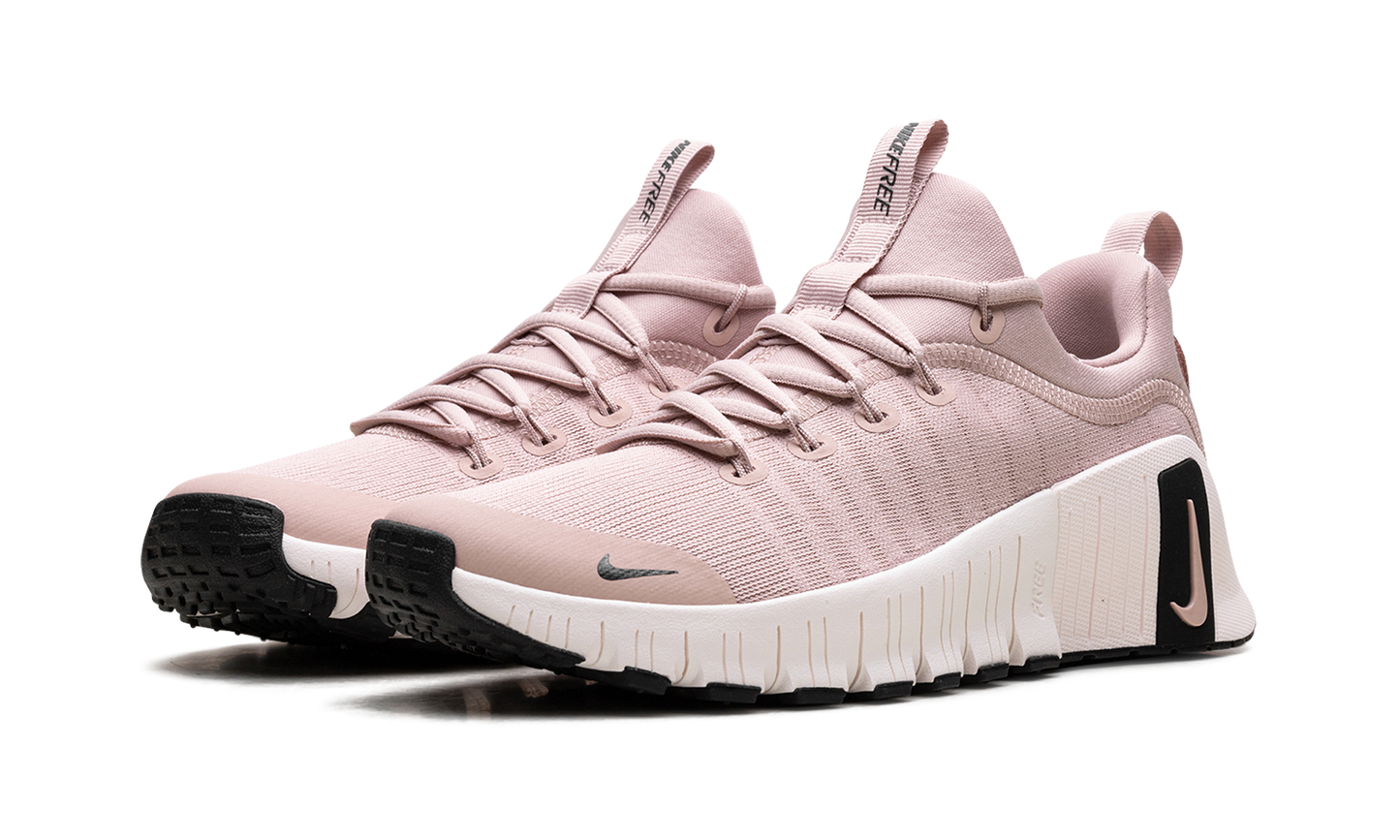 Free Metcon 6 PRM WMNS "Pink Oxford / Light Soft Pink / Black"