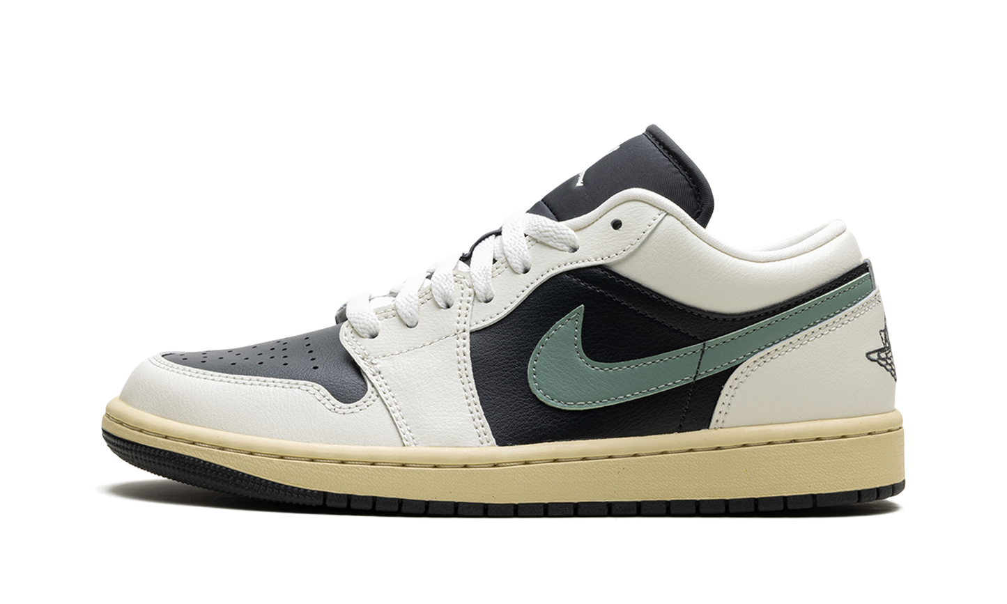 Air Jordan 1 Low WMNS "Jade Smoke"