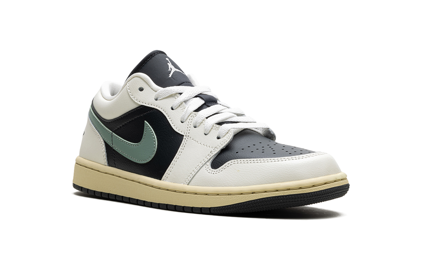 Air Jordan 1 Low WMNS "Jade Smoke"