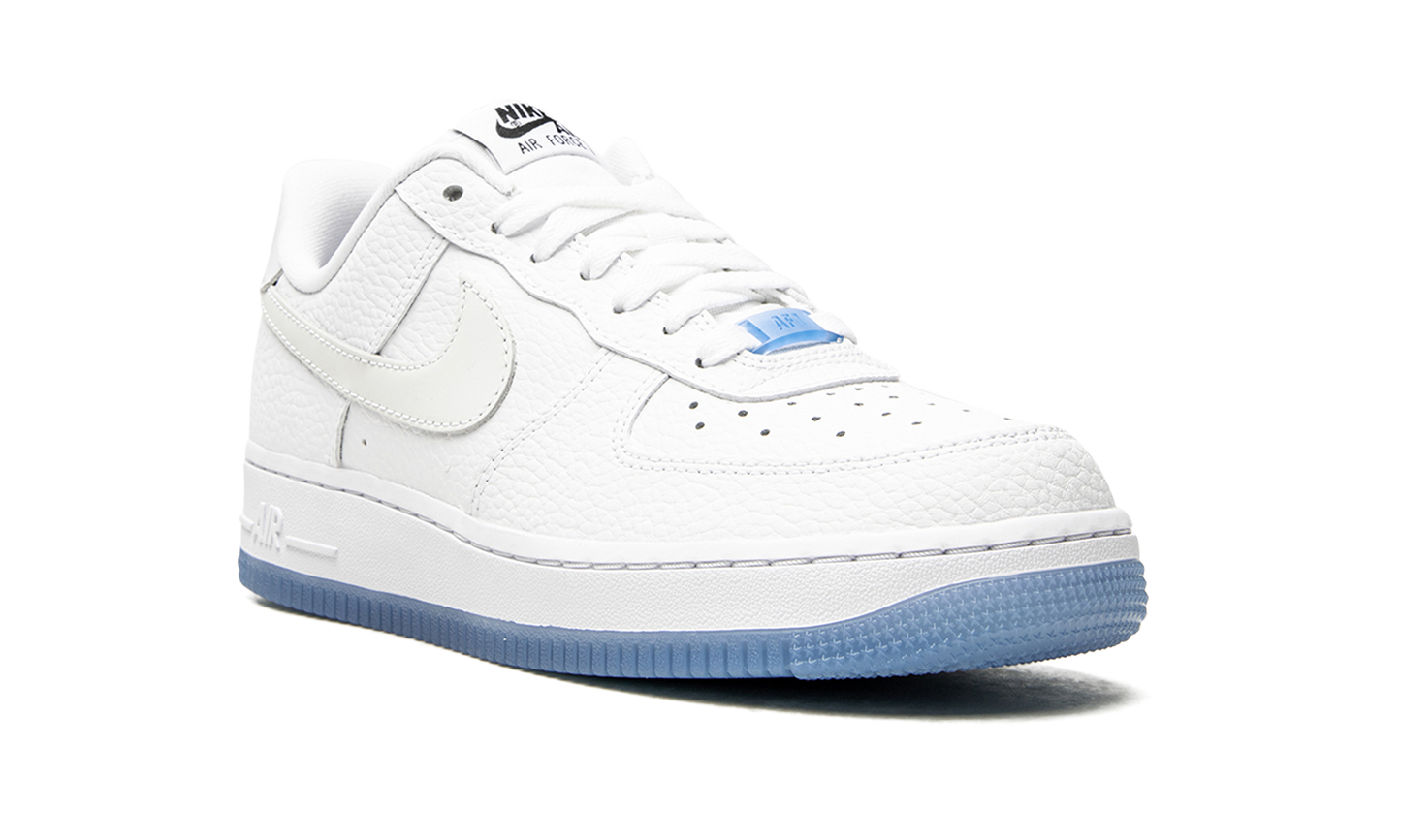 AIR FORCE 1 LO WMNS "UV Reactive Swoosh"