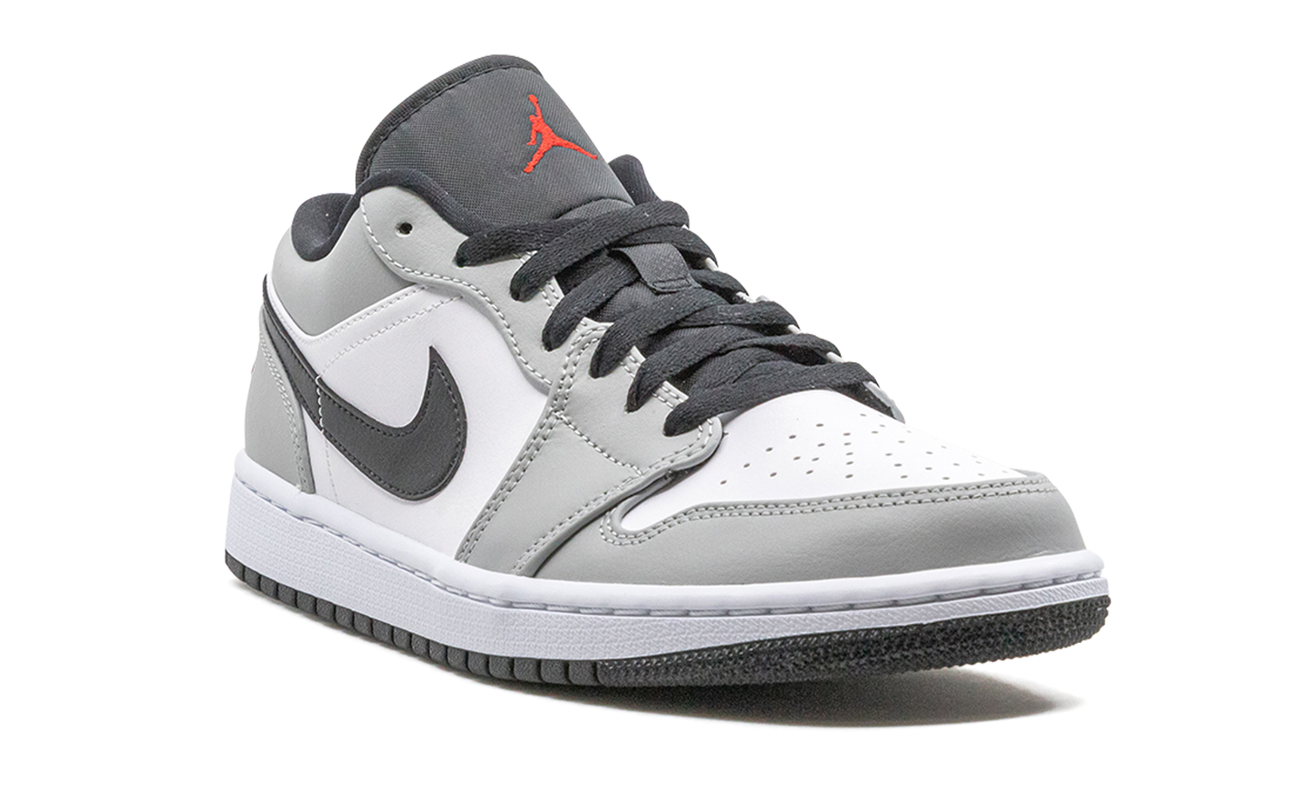 Air Jordan 1 Low "Light Smoke Grey"
