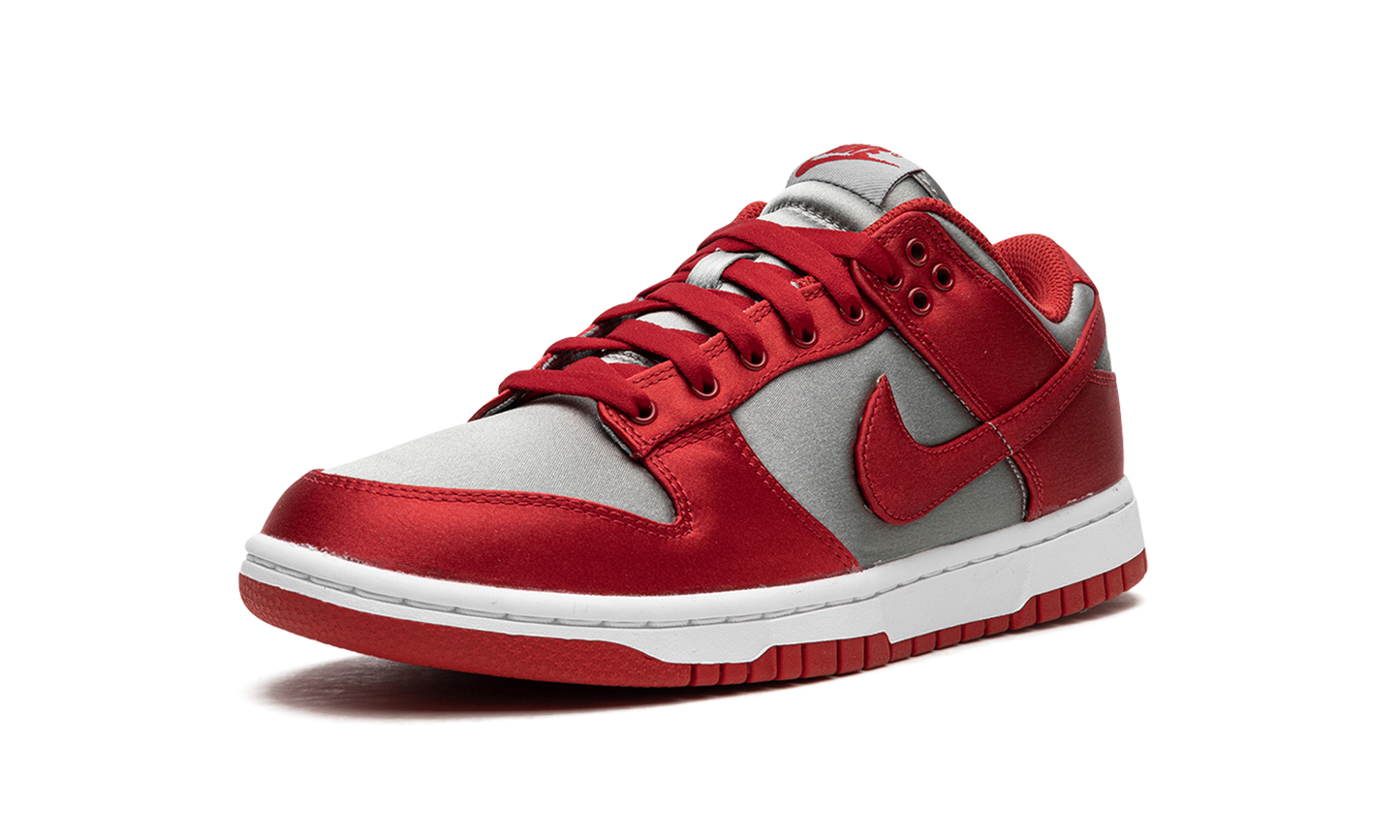 DUNK LOW WMNS "UNLV Satin"