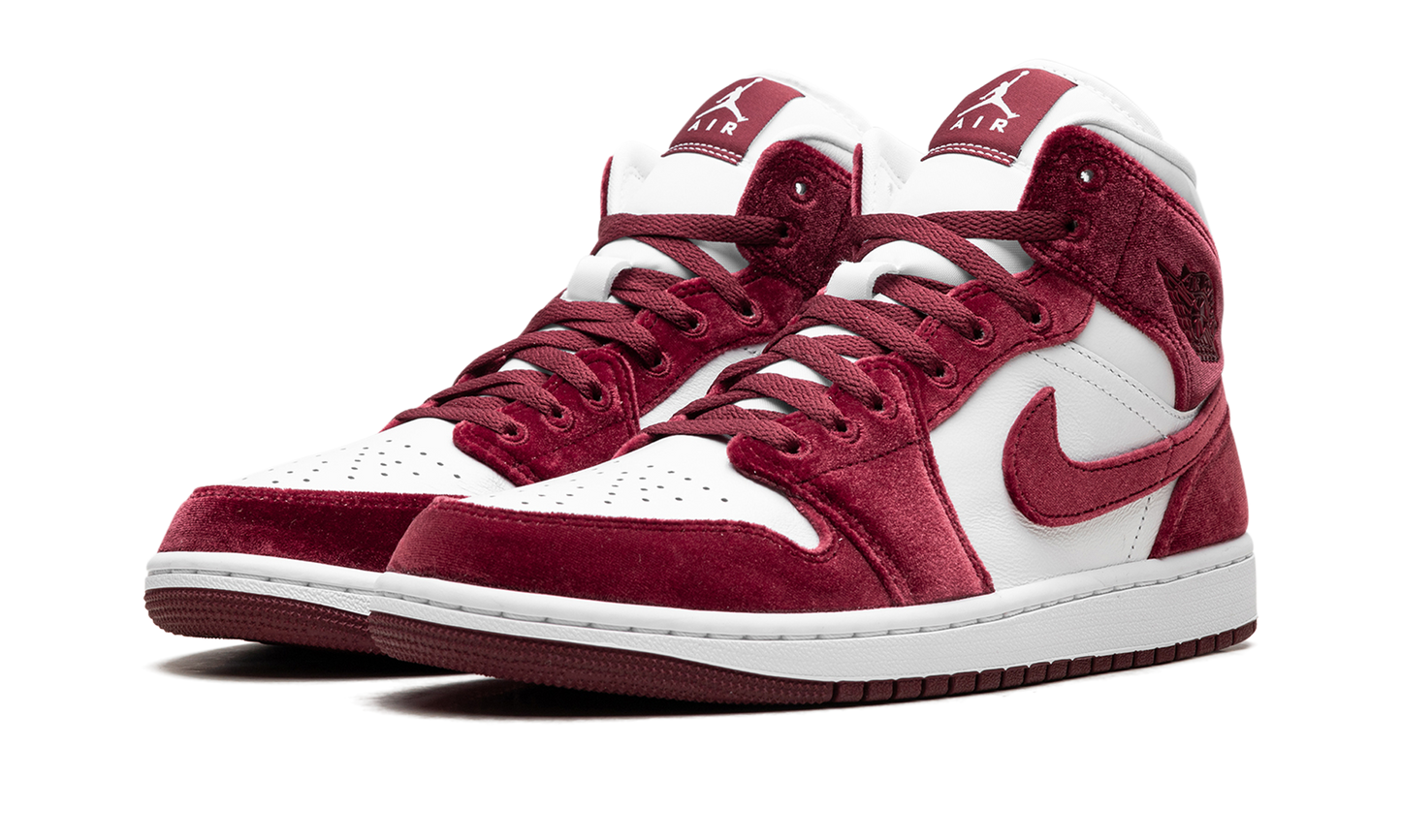 JORDAN 1 MID SE WMNS "Red Velvet"