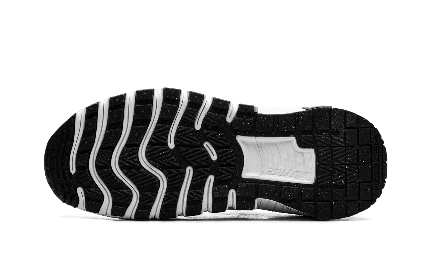 Free Metcon 6 WMNS "White Metallic Silver Light Smoke Grey Black"