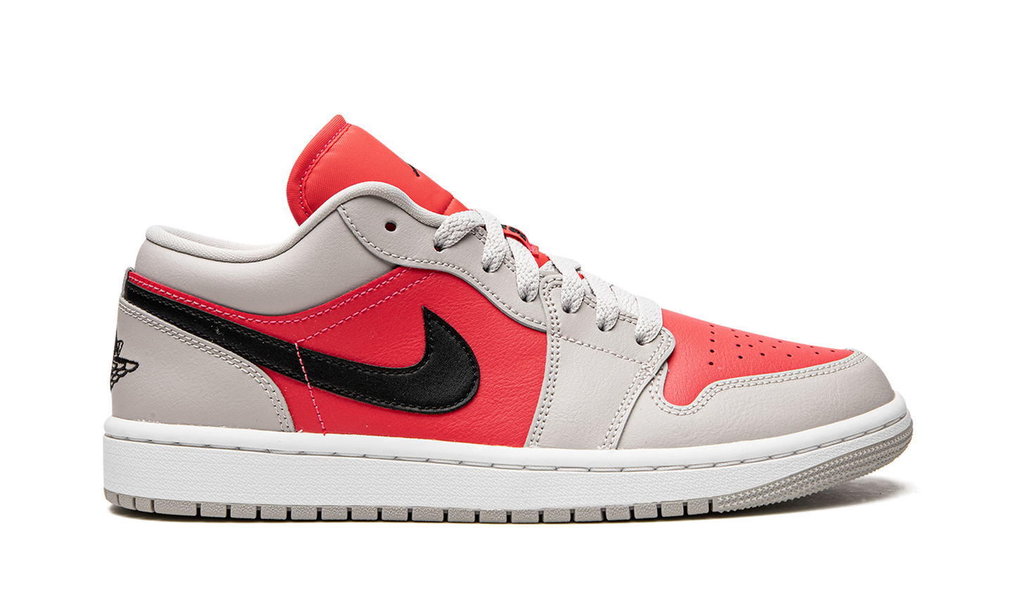 AIR JORDAN 1 LO WMNS "Light Iron Ore / Siren Red"