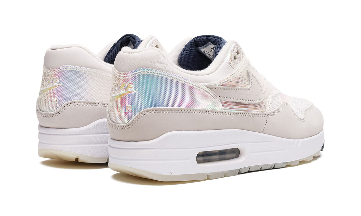 AIR MAX 1 AMD MNS WMNS "La Ville Lumière"