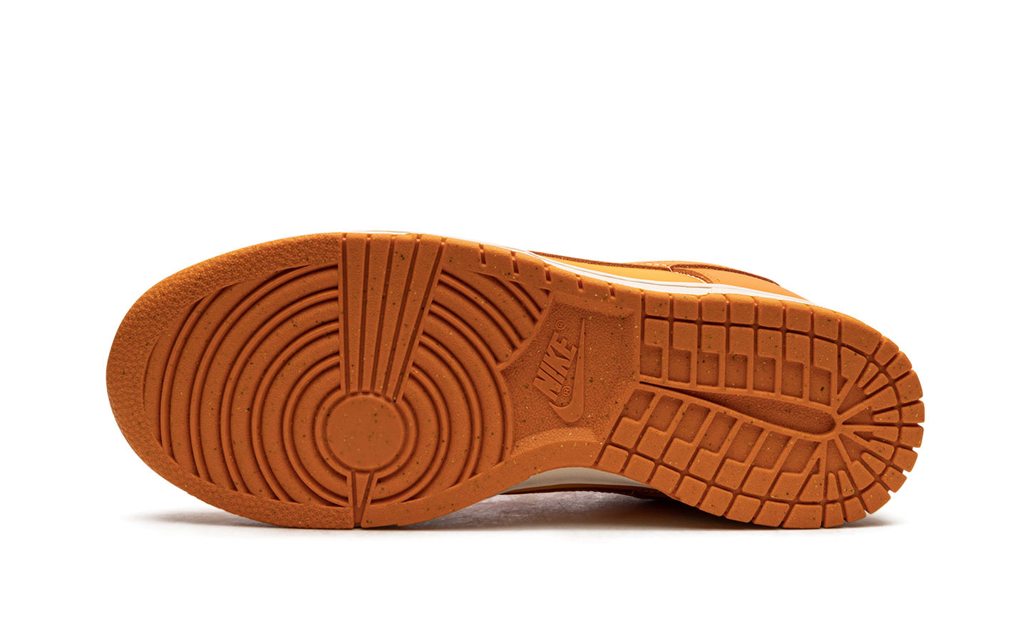 DUNK LO MNS WMNS "Magma Orange"