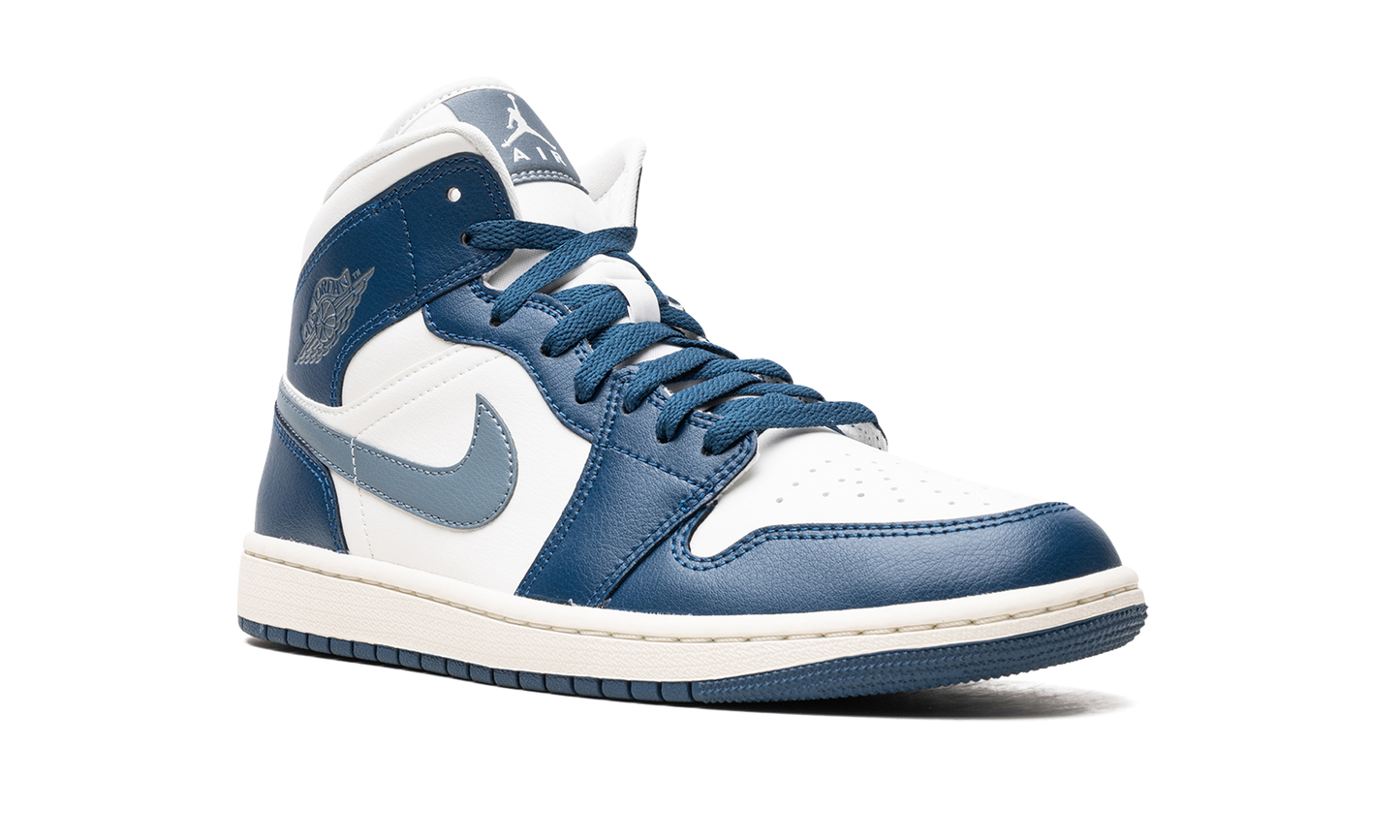 AIR JORDAN 1 MID WMNS "French Blue"