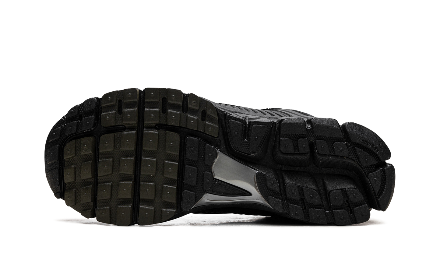 Vomero 5 "Black Sequoia"