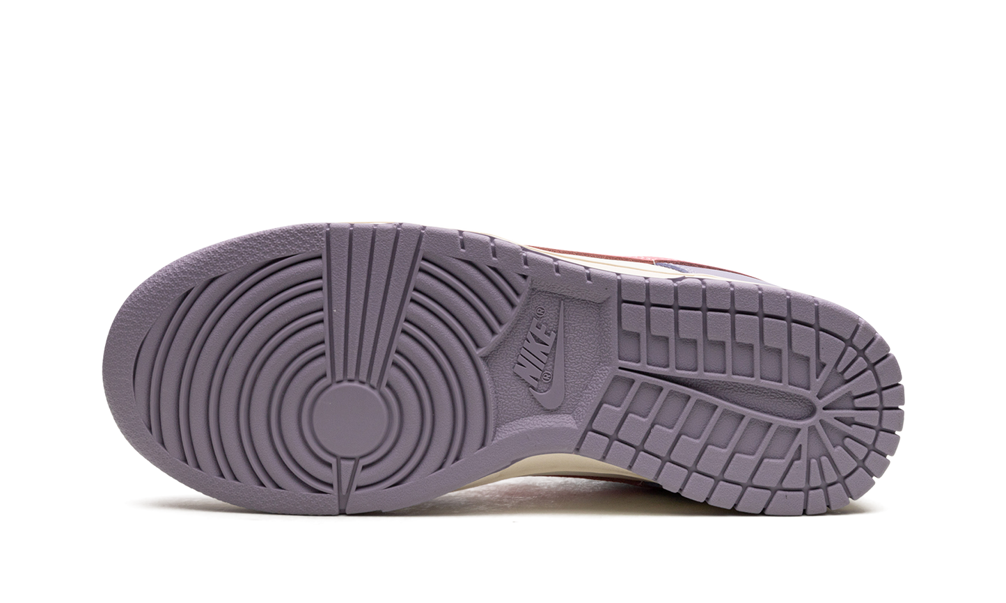 DUNK LOW WMNS "Indigo Haze"