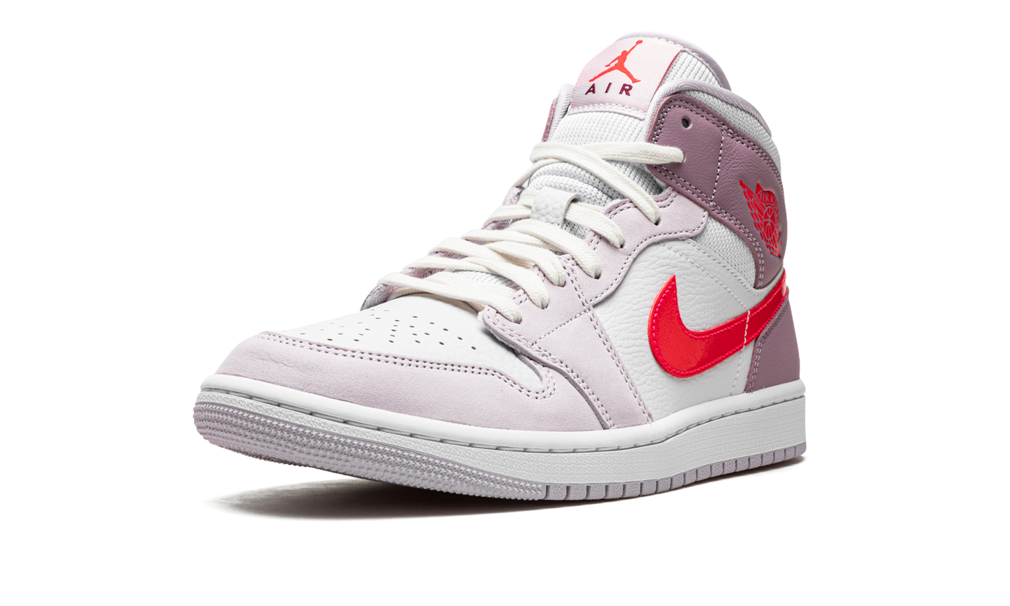 AIR JORDAN 1 MID WMNS "Valentine’s Day 2022"