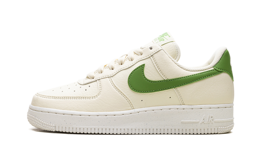NIKE AIR FORCE 1 '07 LO WMNS "COCONUT MILK"