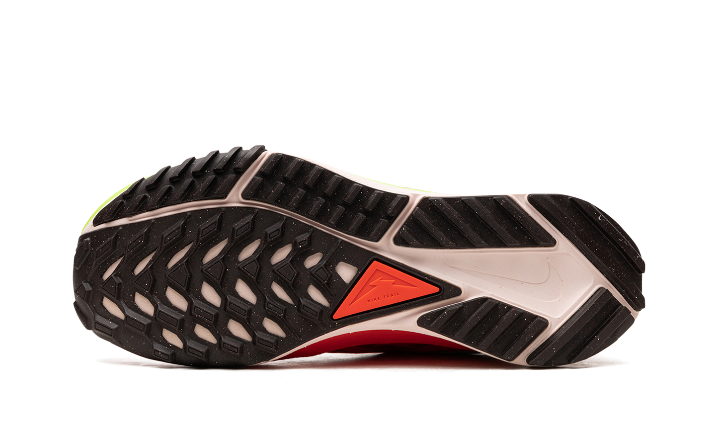 NIKE PEGASUS TRAIL 4 WMNS "Mantra Orange"