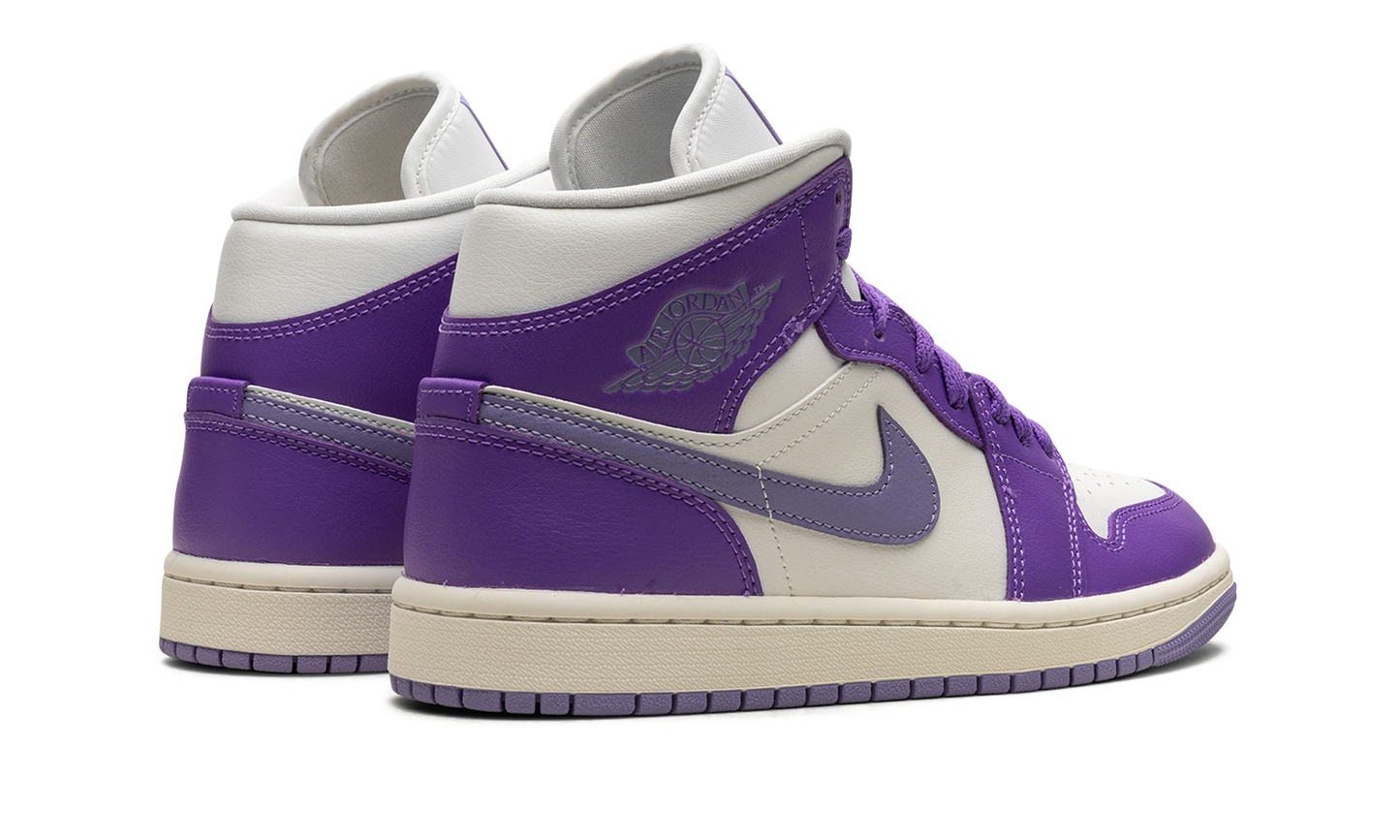 AIR JORDAN 1 MID WMNS "Action Grape"