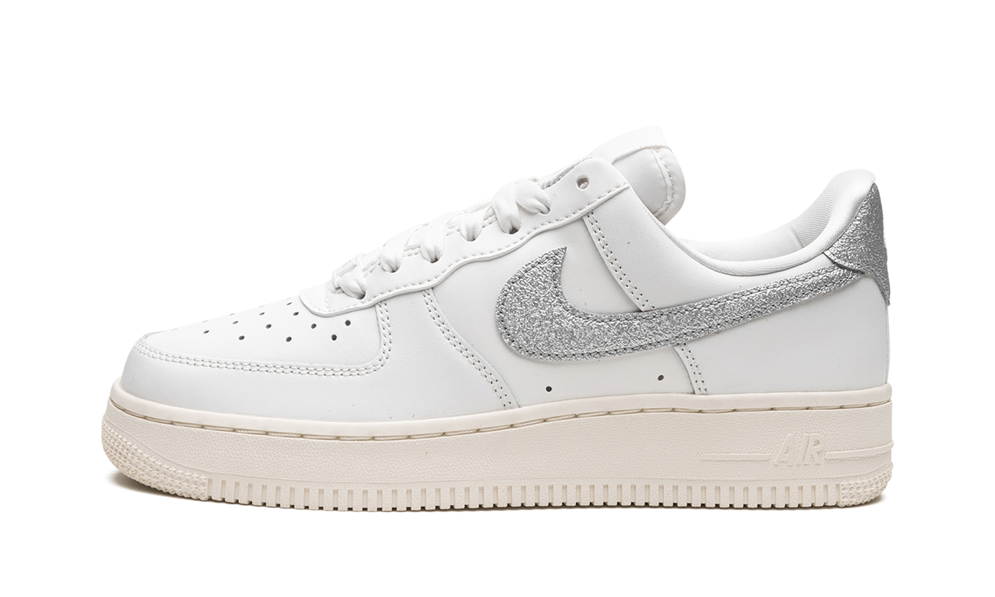 AIR FORCE 1 '07 MNS WMNS "Summit White Sail White Metallic Silver"