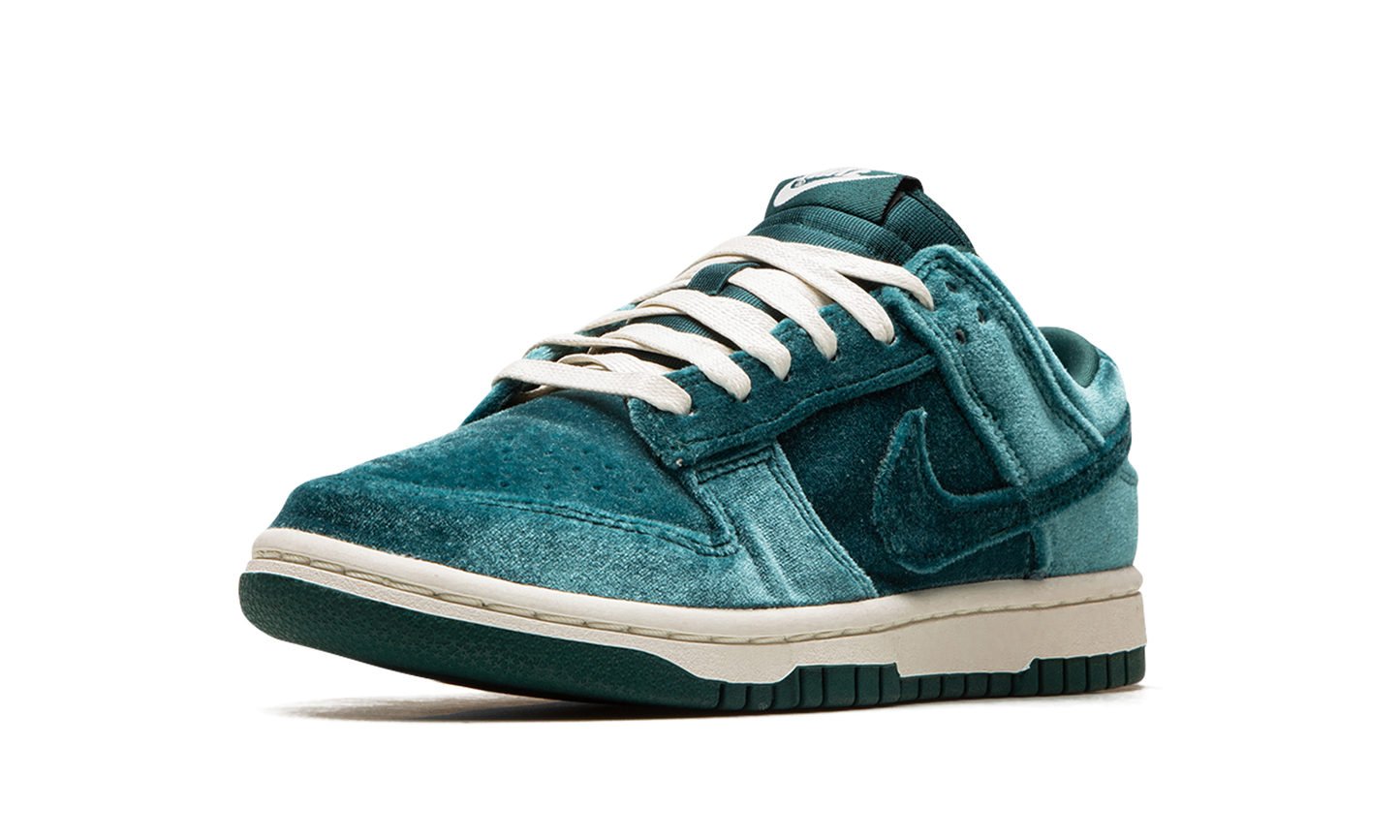 DUNK LO MNS WMNS "Green Velvet"
