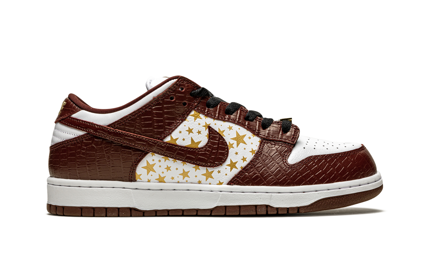 SB Dunk Low "Supreme - Stars - Barkroot Brown"