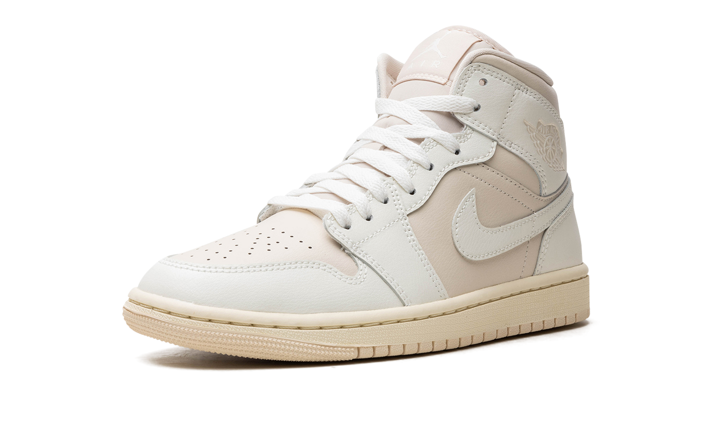 Air Jordan 1 WMNS "White / Light Tan"