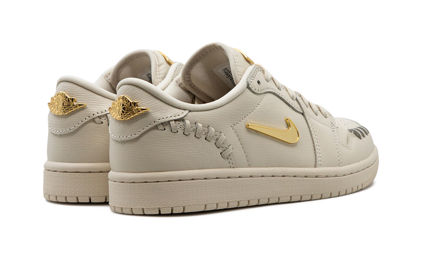 Air Jordan 1 Low WMNS "Method of Make - Legend Light Brown"